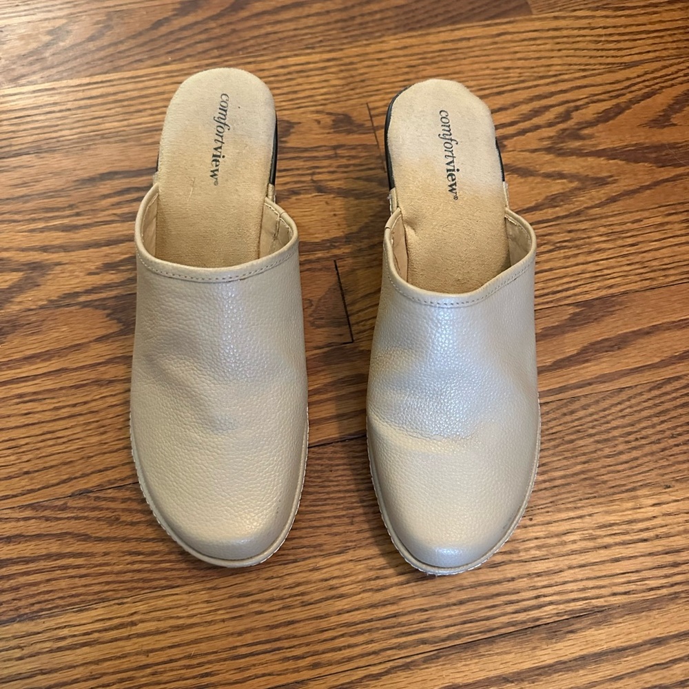 Comfortview Women's Tan Mules